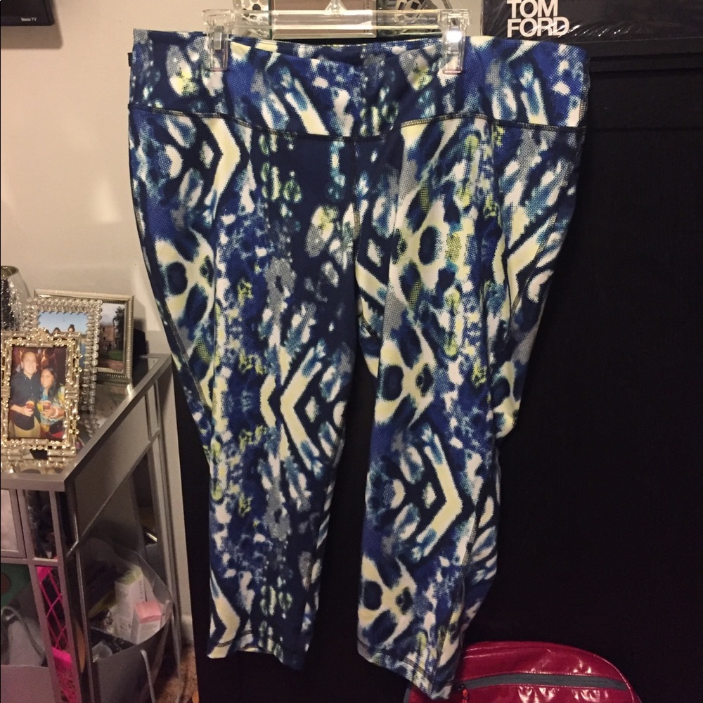 Woman's work out pants size 22/24