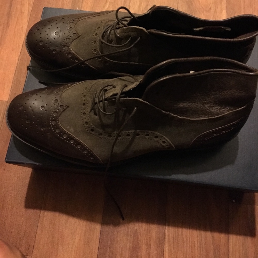 NWT Donald J Pliner