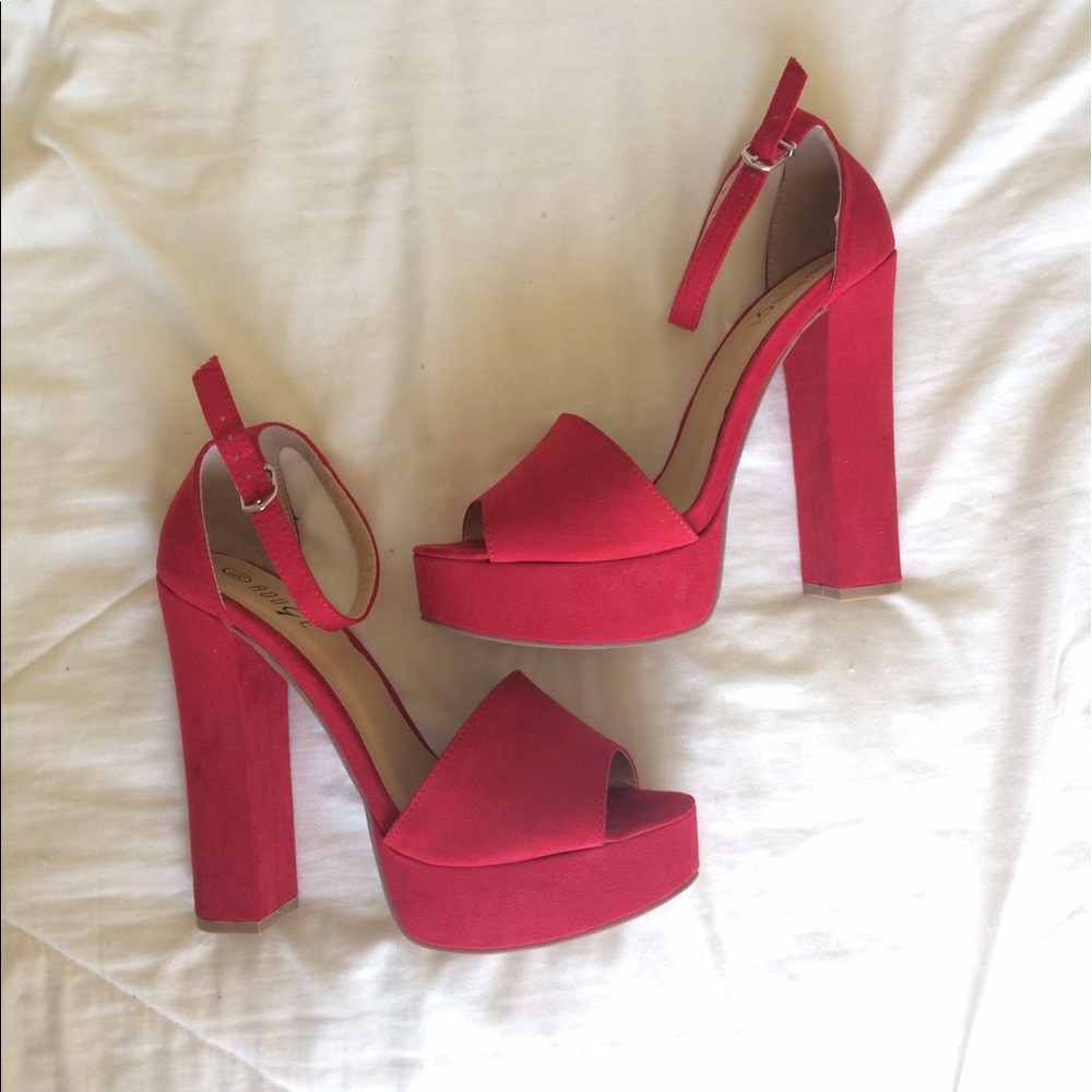 Red platform heels NWT
