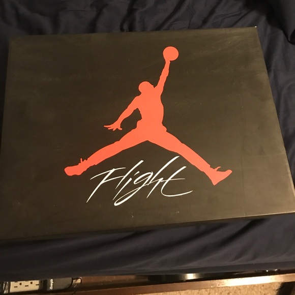 Shoes - Picture 7 of 8