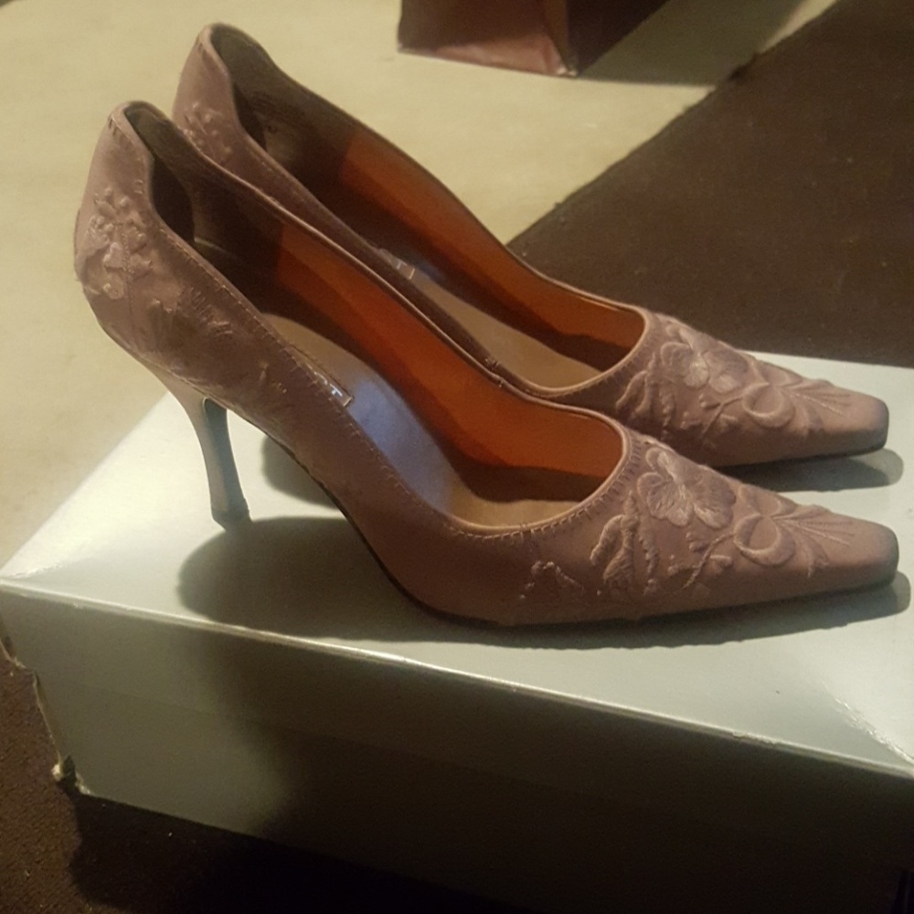 Pumps - Picture 2 of 2
