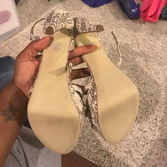 Never worn size 8 snake print heels - Picture 3 of 3