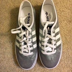 NWOT Grey striped adidas Shoes