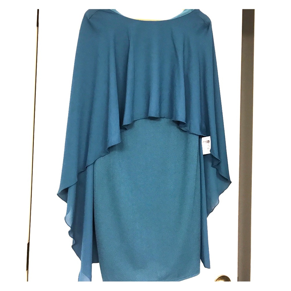 Gorgeous backless teal dress