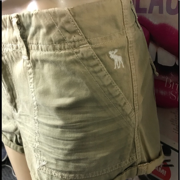 3/$25 New Abercrombie Army Green Shorts - Picture 3 of 6