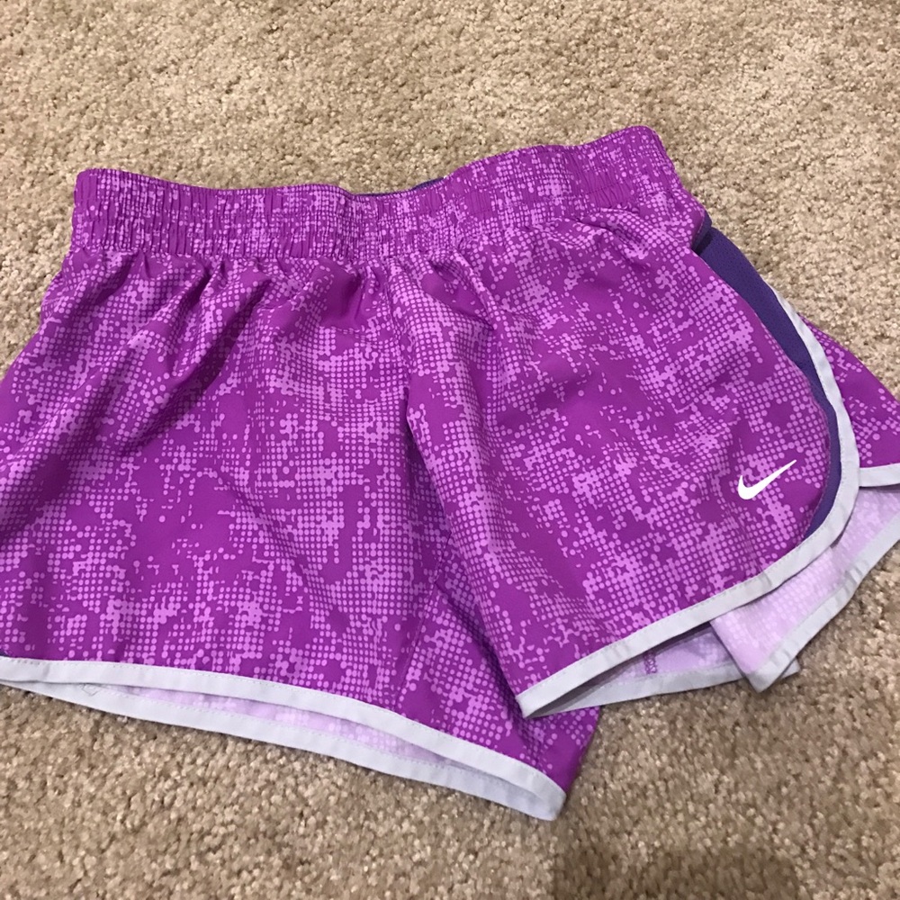 Nike kids XL!! Would fit and xs/s