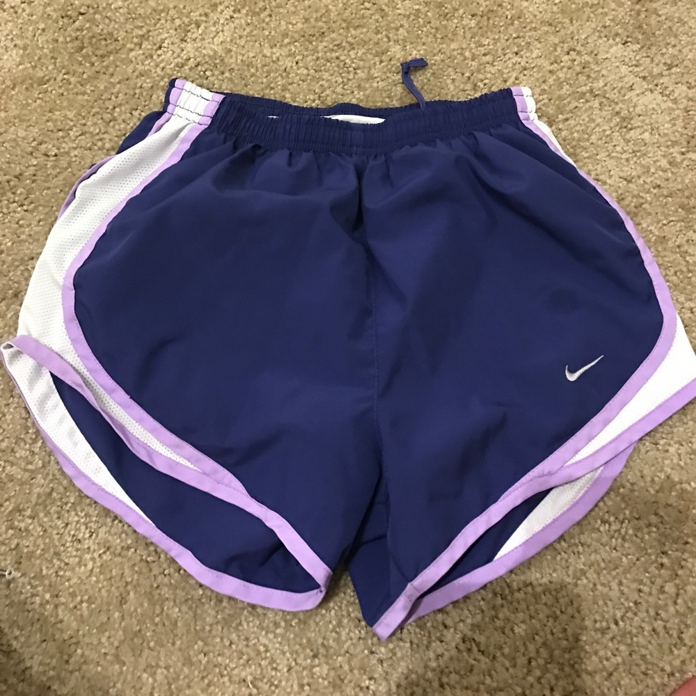 Xs Nike Shorts!!