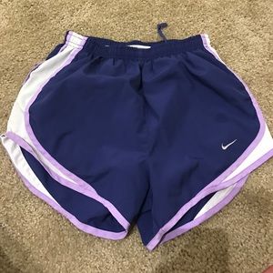 Xs Nike Shorts!!