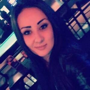 Meet your Posher, Adriana