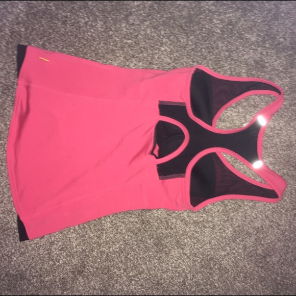 Lucy's athletic tank top - Picture 2 of 2