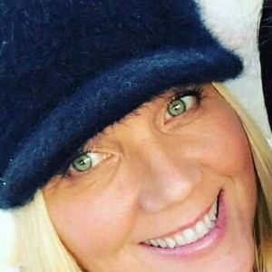 Meet your Posher, Angelia