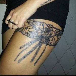 Meet your Posher, Ydania