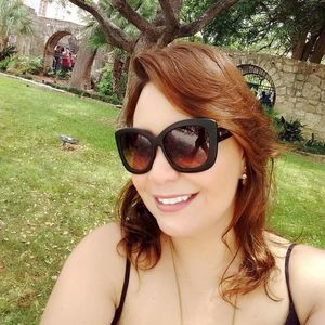 Meet your Posher, Priscila