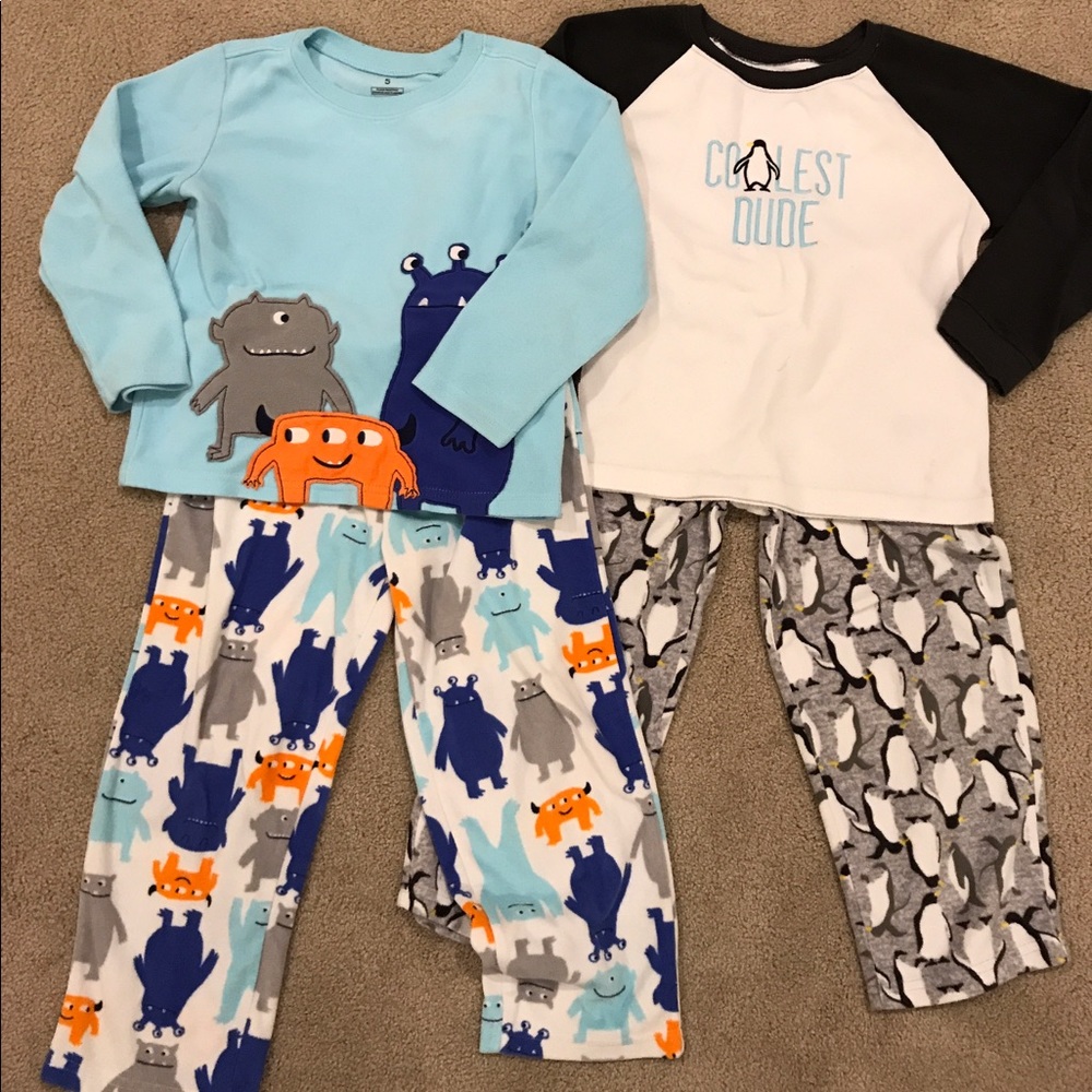 🚫SOLD Size 5 Carter's pajamas