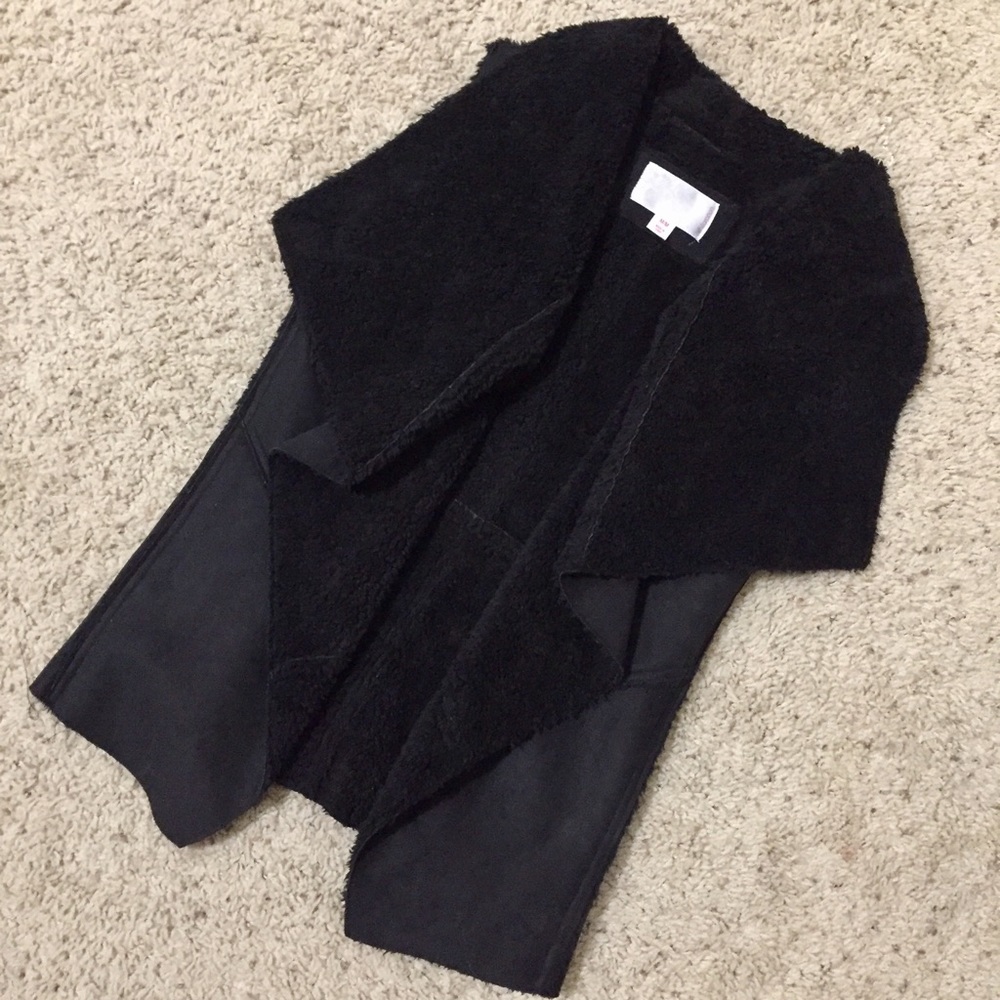 Xhiliration black faux fur/suede vest