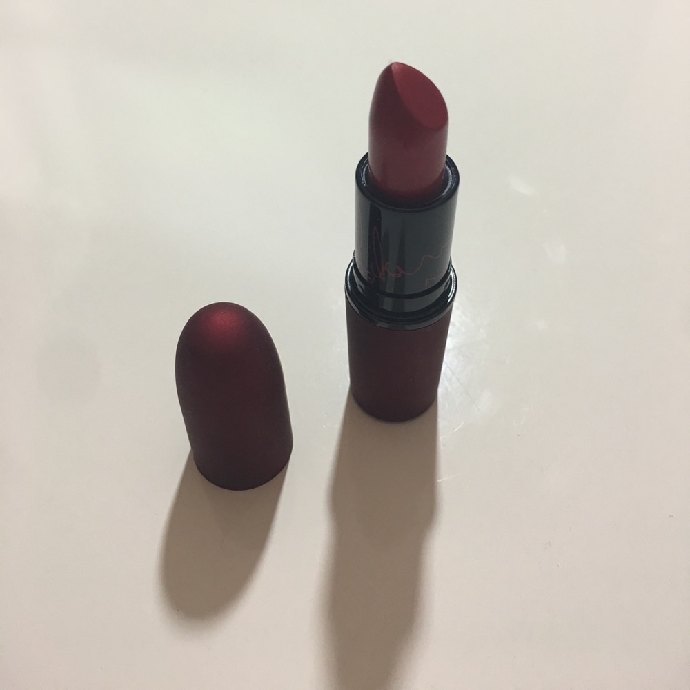 Rihanna and MAC Viva Glam lipstick