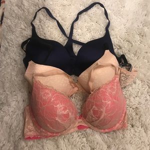 3 for 1 Victoria's Secret bras!!