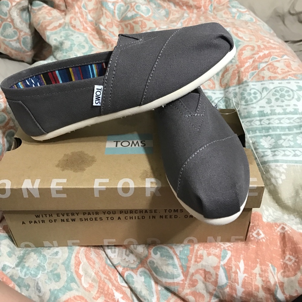 Toms
