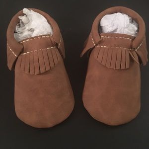 NWT LEATHER infant moccasins! ADORABLE!