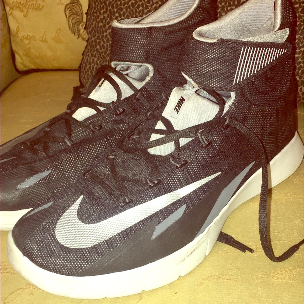 Nike Hyperev Size 13 Black & Grey
