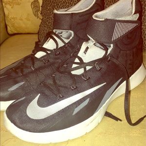 Nike Hyperev Size 13 Black & Grey