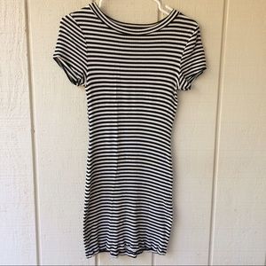 BODYCON B&W STRIPED DRESS