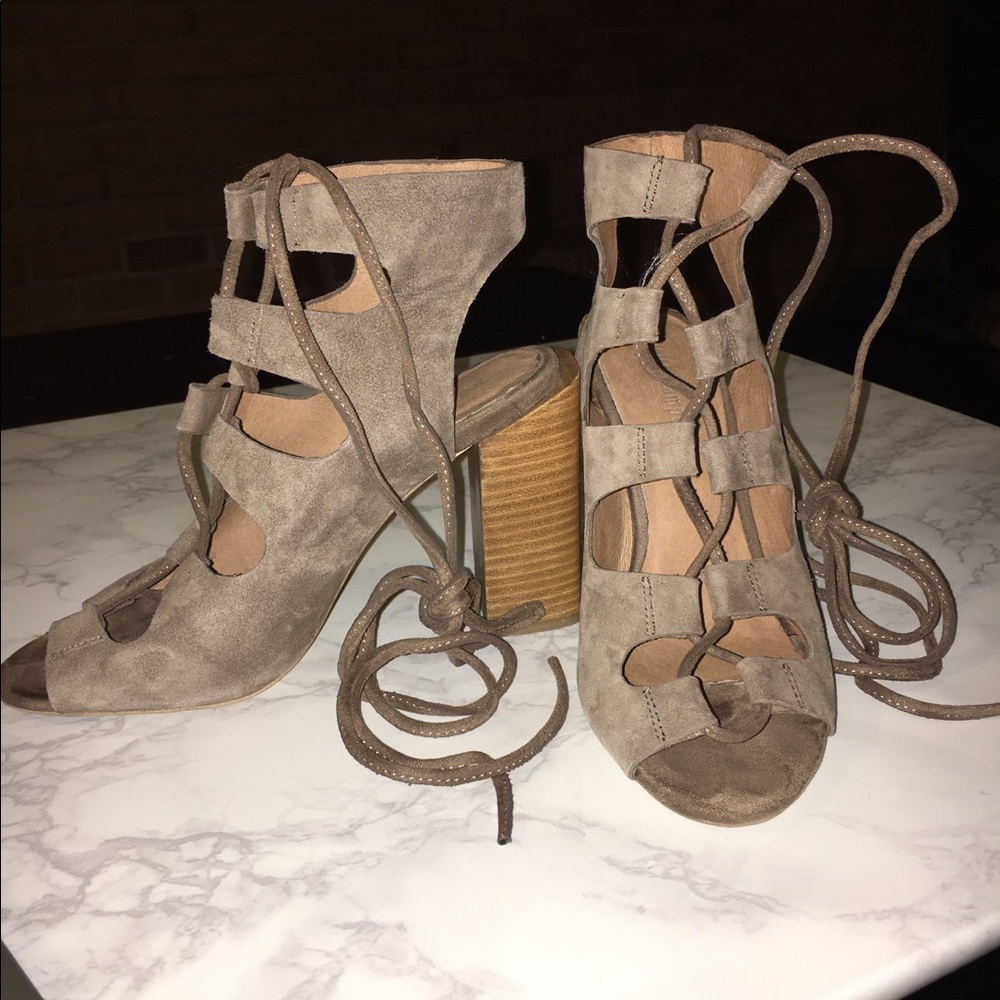 Jeffrey Campbell taupe lace up sandals