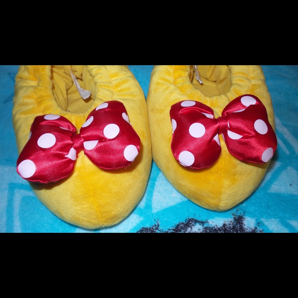 Disney Park Minnie Mouse Slippers 🐭❤️⭐️