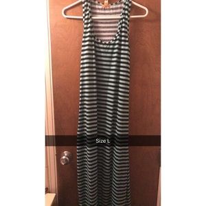 Long dress with a slit on the side