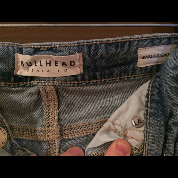Distressed Bullhead Denim shorts - Picture 3 of 3