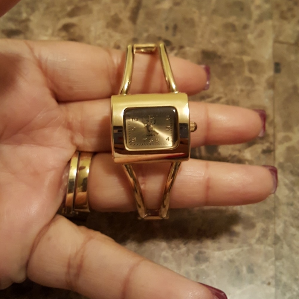 Ladies Goldtone Watch