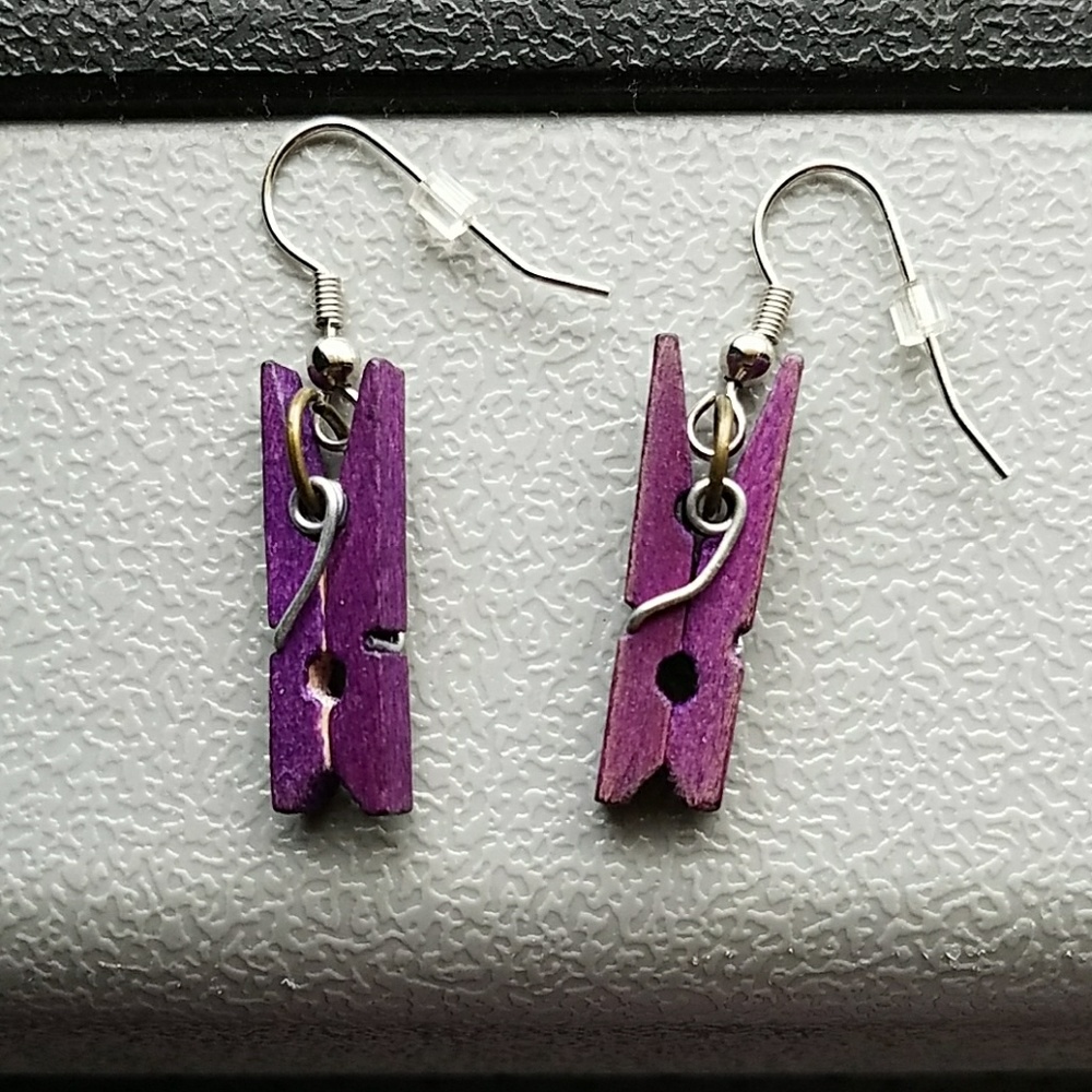 Cute purple wooden clothes pin earrings *NEW*