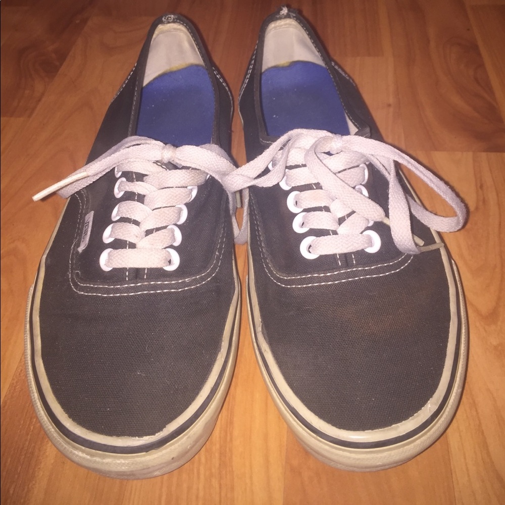 BLACK VANS SIZE 8 WOMEN OR 6.5 MEN