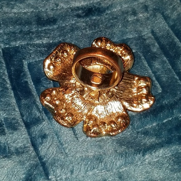 Flower ring - Picture 4 of 4