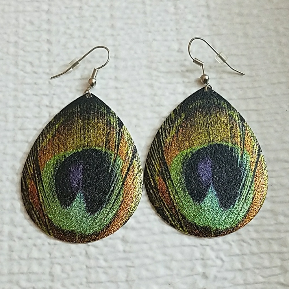 Beautiful Peacock Earrings *NEW*