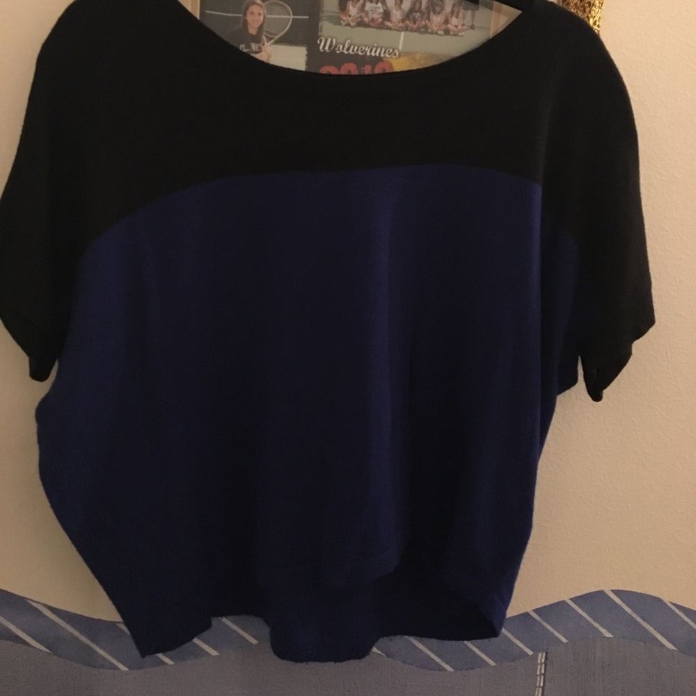 BLACK AND BLUE COLOR BLOCK LOOSE T SHIRT