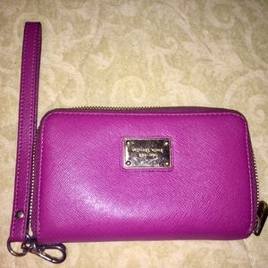 Michael Kors wristlet wallet