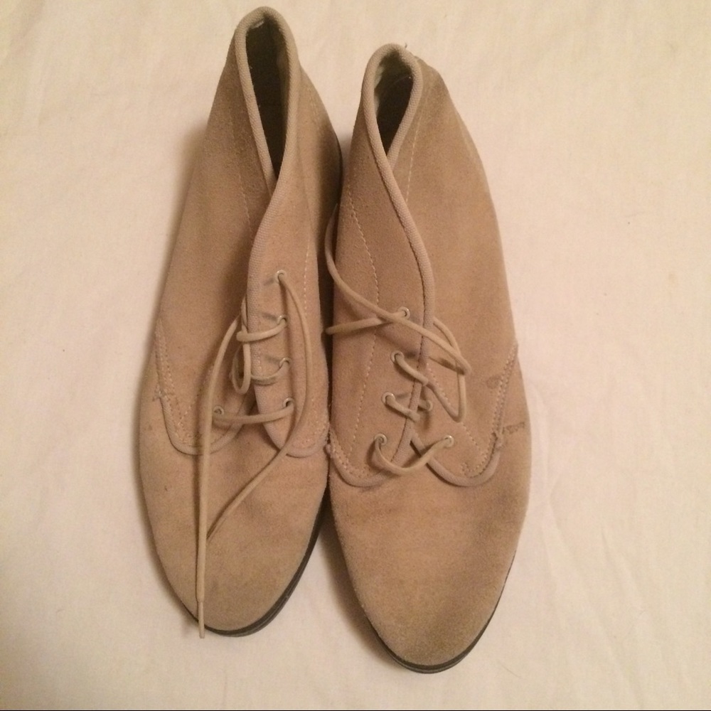 ♻️DONATED♻️ - Beige Suede Keds
