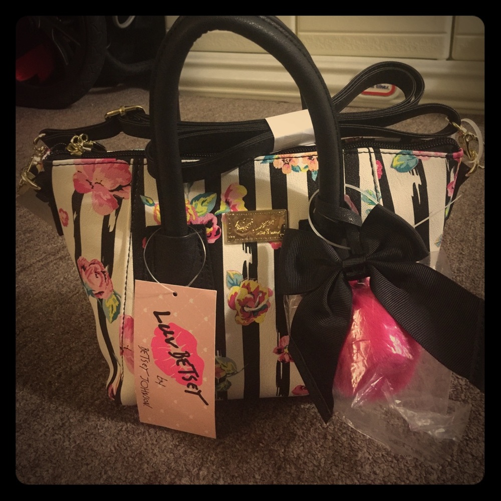 🚫SOLD🚫PRICE FIRM‼️Betsey Johnson Bag 💼