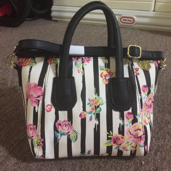 🚫SOLD🚫PRICE FIRM‼️Betsey Johnson Bag 💼 - Picture 2 of 4