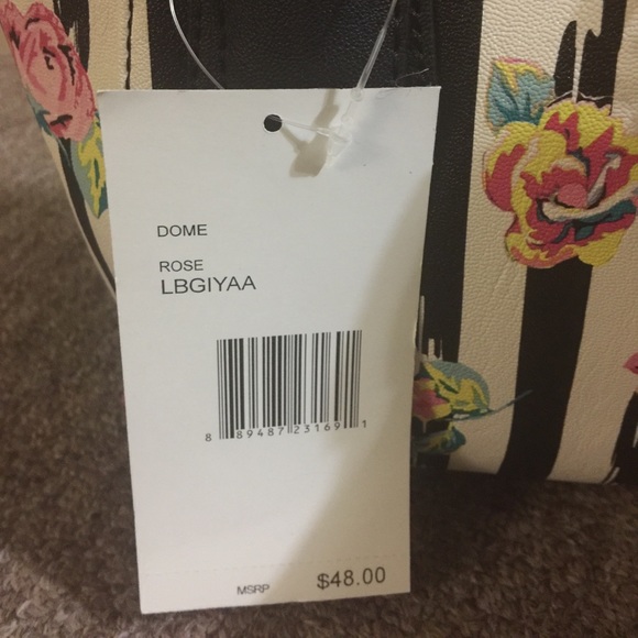 🚫SOLD🚫PRICE FIRM‼️Betsey Johnson Bag 💼 - Picture 3 of 4