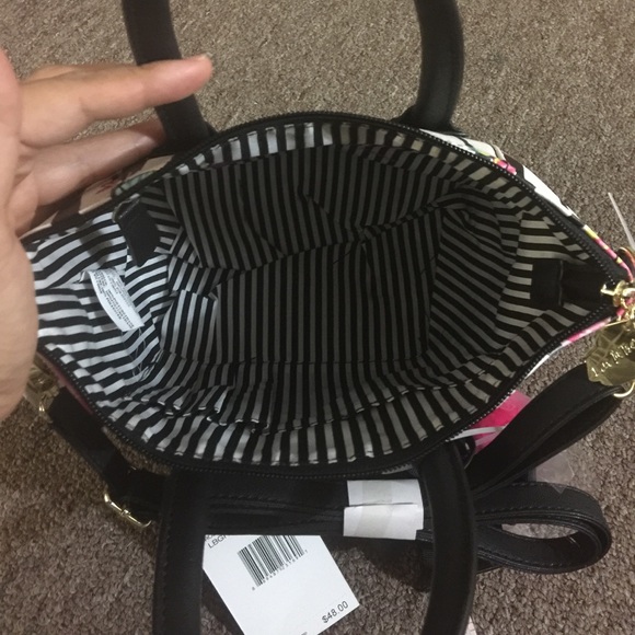 🚫SOLD🚫PRICE FIRM‼️Betsey Johnson Bag 💼 - Picture 4 of 4