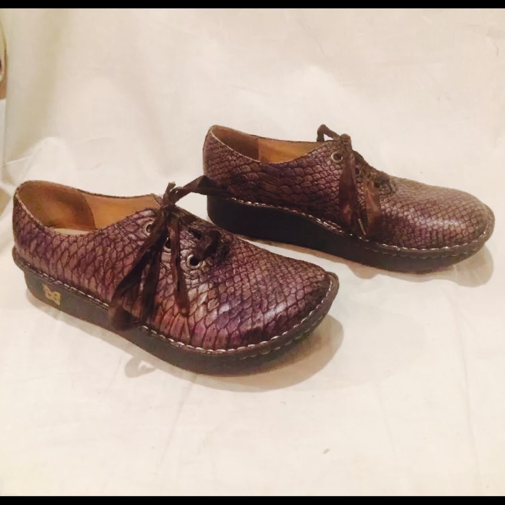 Alegria by PG Lite Embossed leather Shoes