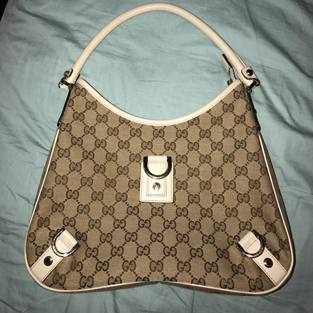 One day sale! !!! 100% Authenic Gucci Purse !!!