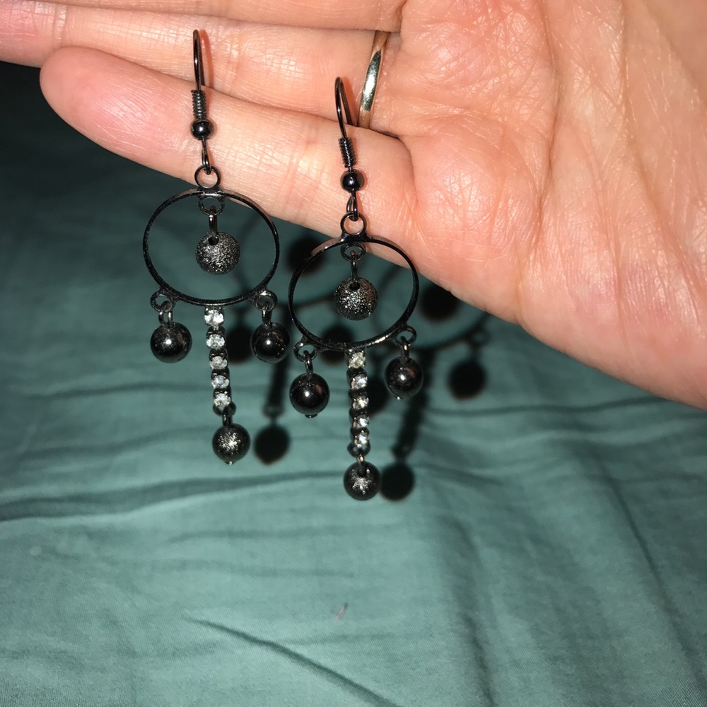 Earring ! - Picture 2 of 2