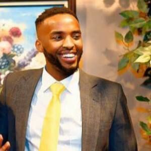 Meet your Posher, Dennis