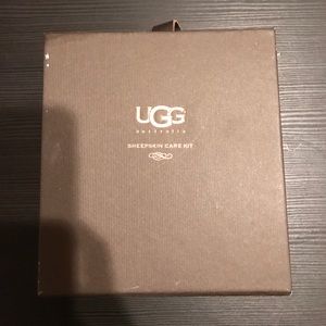 UGG sheepskin care kit