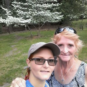 Meet your Posher, Laurie