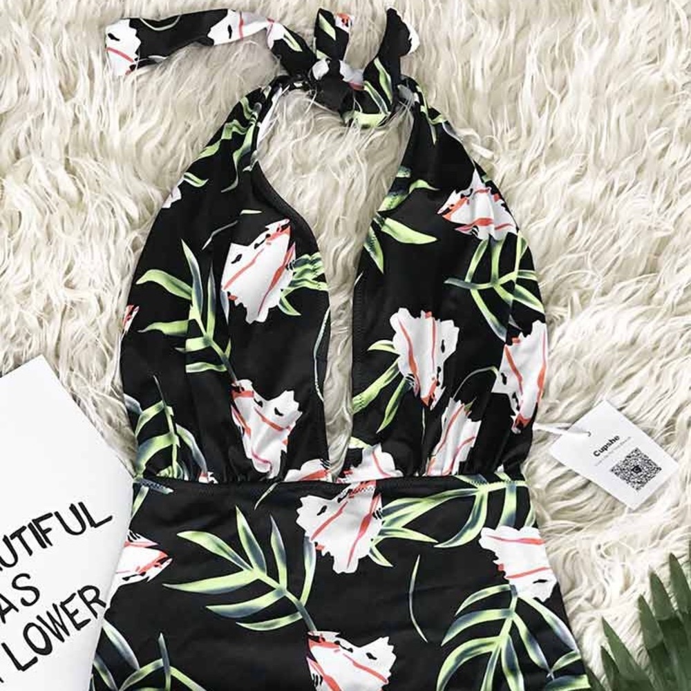 NWT cupshe years of flowers one piece in medium