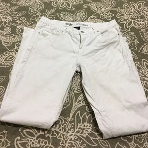 Mossimo white straight leg jeans. Sz 10R.